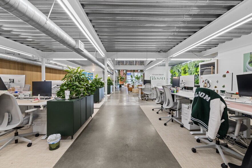 More Photos Of 523 Victoria Ave, Venice Loft Creative Space For Lease