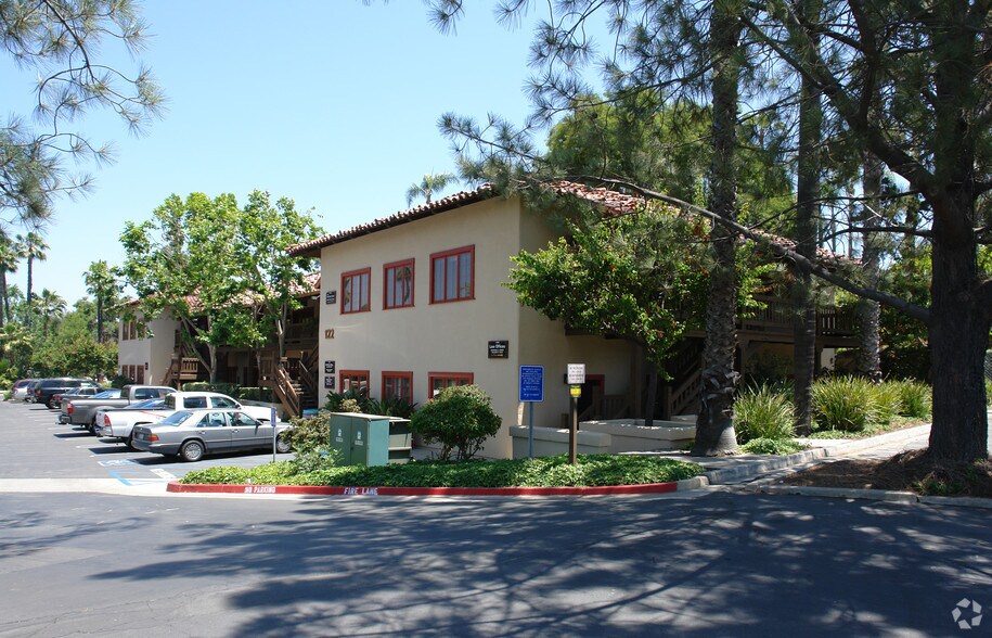More Photos Of 122 Civic Center Dr, Vista Office For Sale