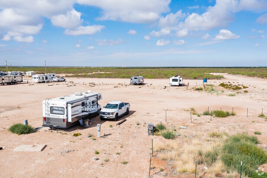 More Photos Of 801 Woodard St, Pyote Trailer Camper Park For Sale