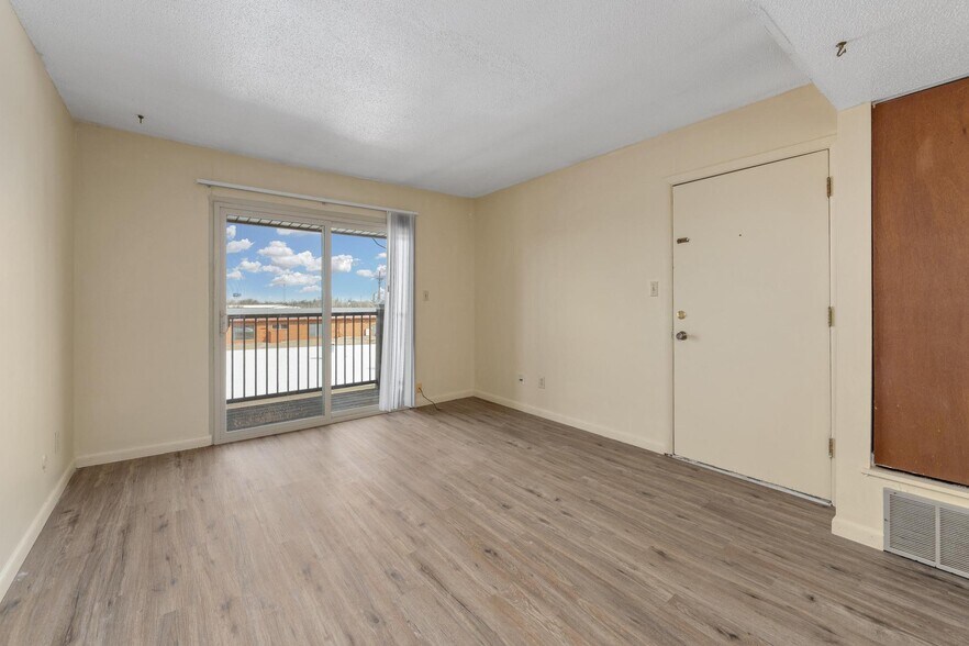 More Photos Of 103 E 7th Ave, South Hutchinson Apartments For Sale