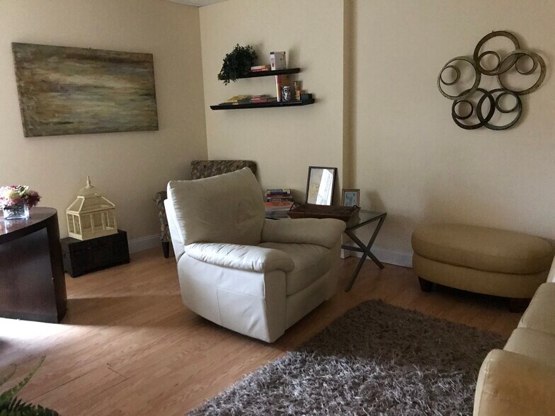 More Photos Of 153 Main St, Roslyn Medical For Lease