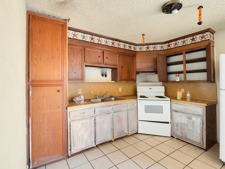 More Photos Of , Hamilton Multifamily For Sale