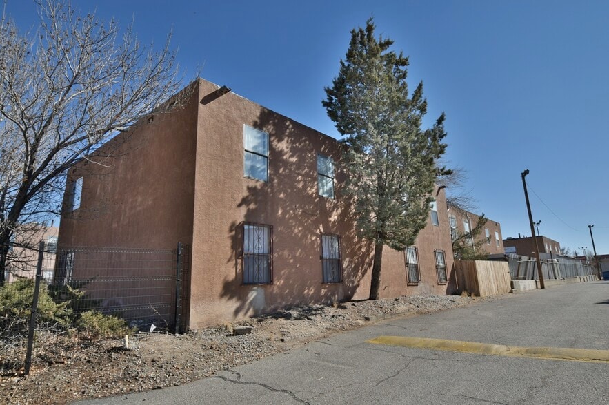 More Photos Of 2810 Vail Ave SE, Albuquerque Apartments For Sale