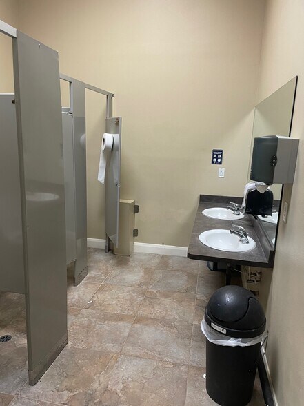 More Photos Of 246 E Fiddlers Canyon Rd, Cedar City Office For Sale