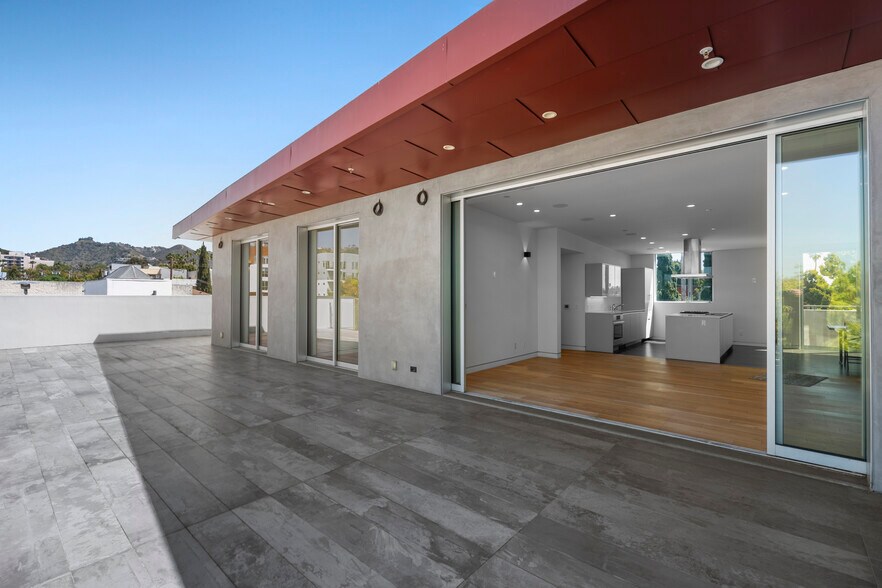 More Photos Of 920 N Fairfax Ave, West Hollywood Loft Creative Space For Sale