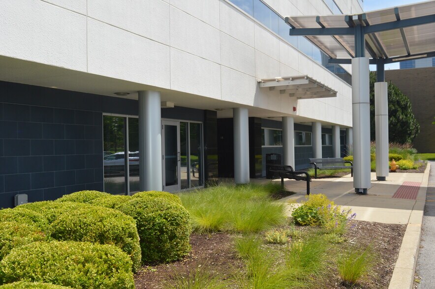 More Photos Of 1100 W Central Rd, Arlington Heights Medical For Lease