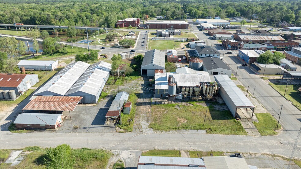 More Photos Of 68 First st, Hawkinsville Warehouse For Sale