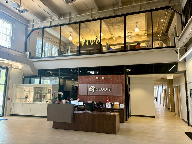 More Photos Of 5101 S Broad St, Philadelphia Office For Lease