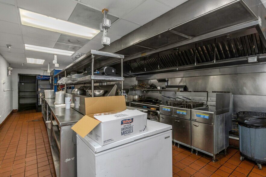 More Photos Of 2901 Tyrone Blvd, Saint Petersburg Restaurant For Sale