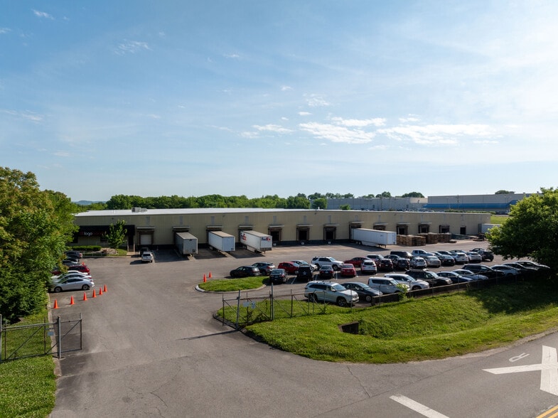 More Photos Of 117 Southeast Pky, Franklin Warehouse For Lease
