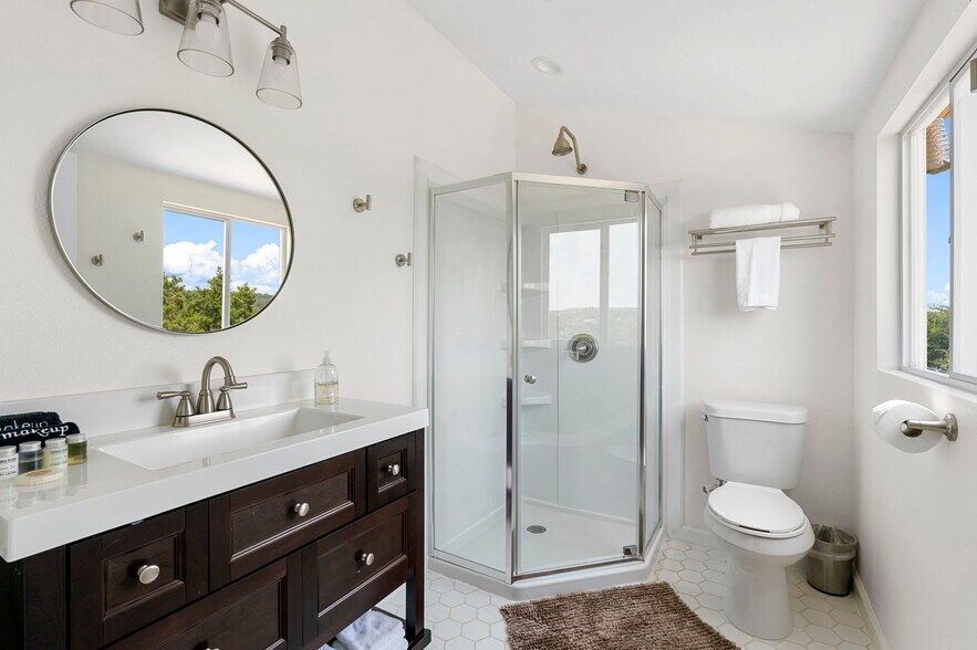 More Photos Of 1470 S Cranes Mill Rd, New Braunfels Lodge Meeting Hall For Sale