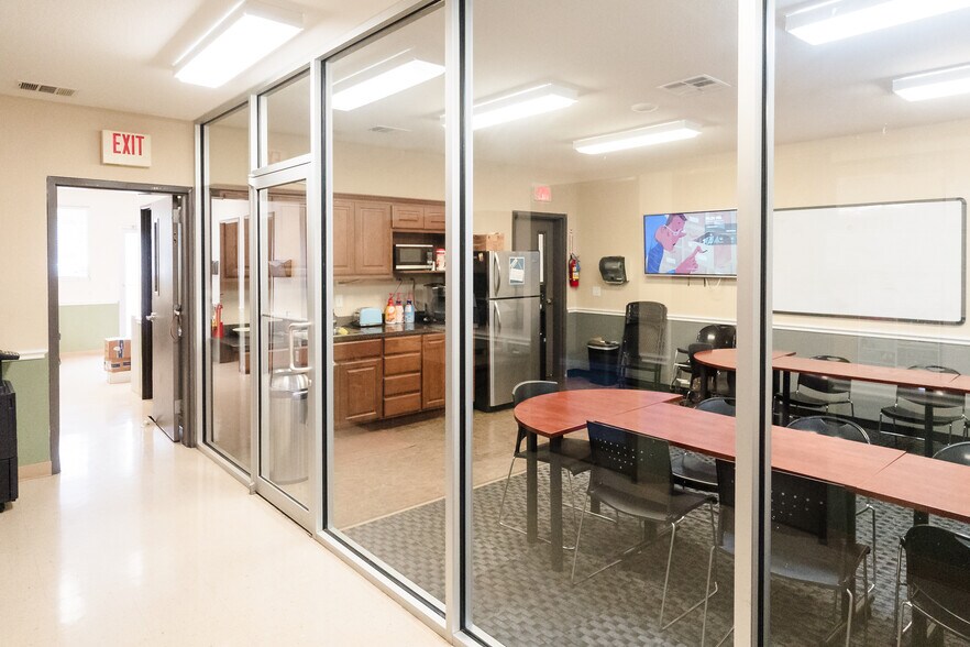 More Photos Of 2001 Windy Ter, Cedar Park Light Distribution For Sale