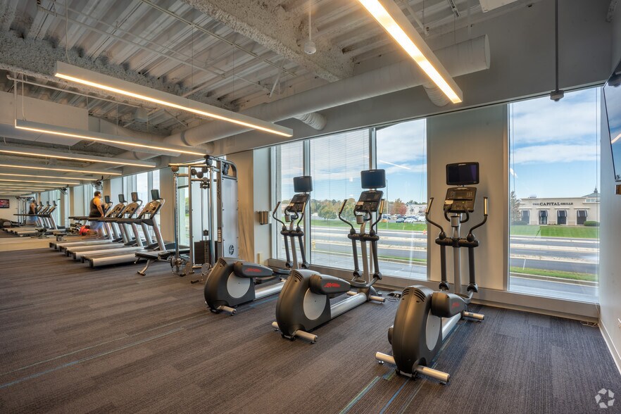 More Photos Of 333 E Butterfield Rd, Lombard Office For Lease