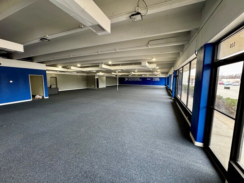 More Photos Of 514-528 NW 7 Hwy, Blue Springs Unknown For Lease