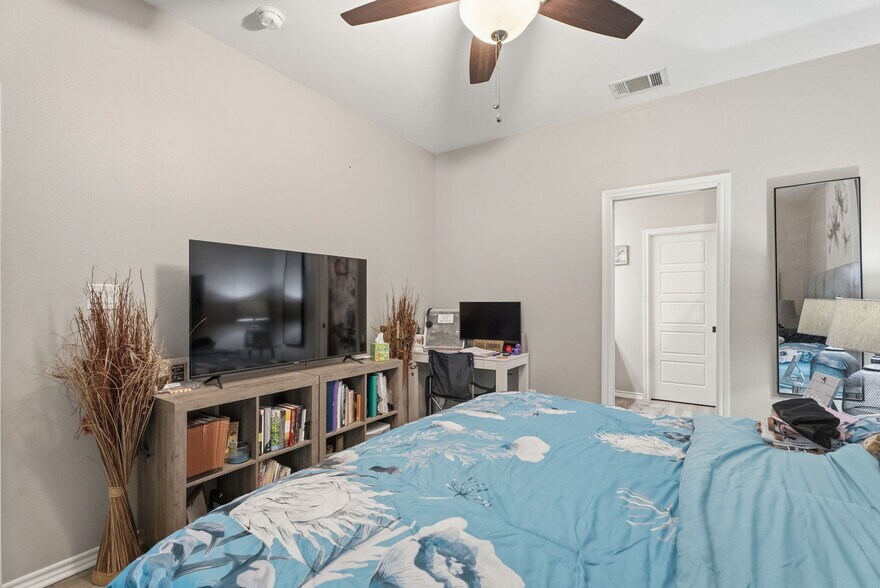 More Photos Of 16087 Echo Glen Dr, Tyler Apartments For Sale