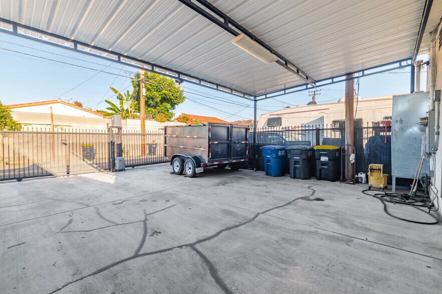 More Photos Of 5655 E Beverly Blvd, Los Angeles General Retail For Lease