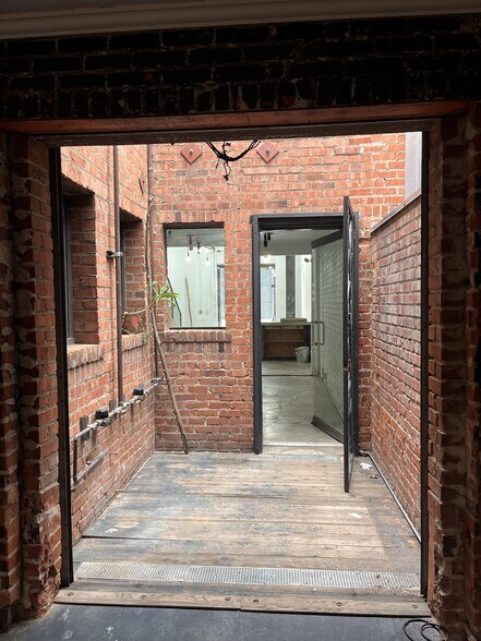 More Photos Of 126-128 S La Brea Ave, Los Angeles Storefront Retail Office For Lease