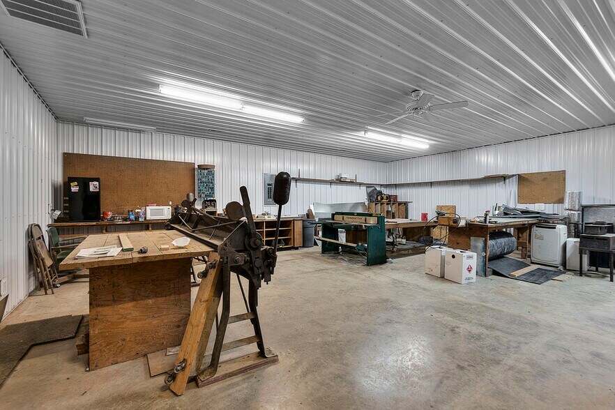 More Photos Of 250 West St, Frohna Office For Sale