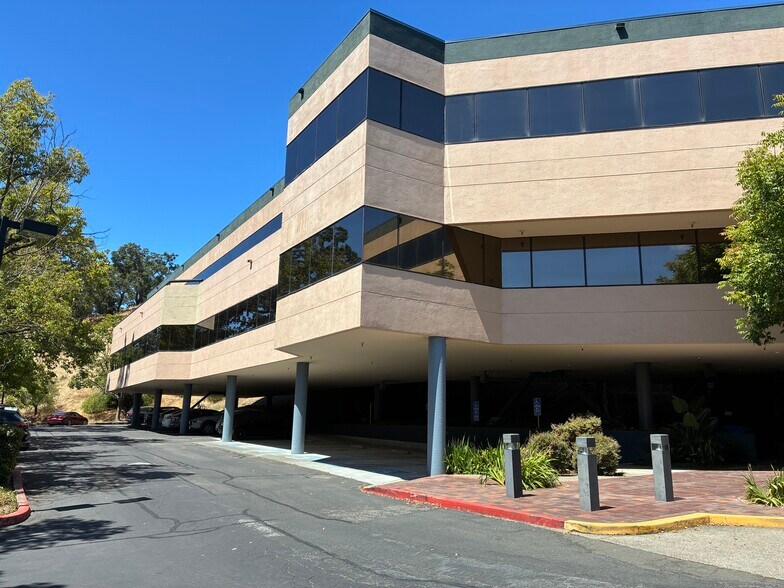 More Photos Of 1401 Los Gamos Rd, San Rafael Office For Lease