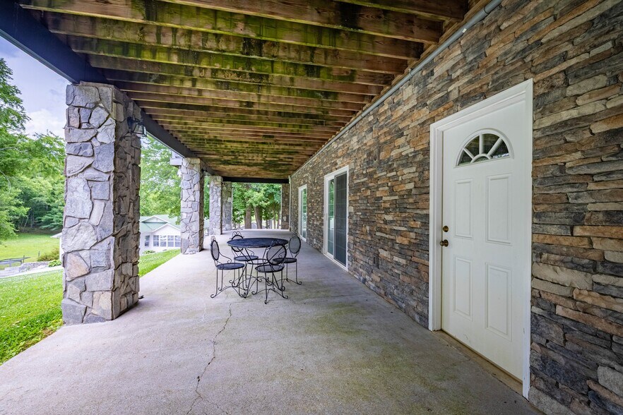 More Photos Of 200 Little Acres Dr, Marion Specialty For Sale