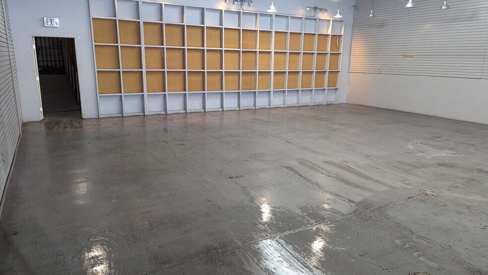 More Photos Of 156-160 N Morley Ave, Nogales Storefront Retail Residential For Lease