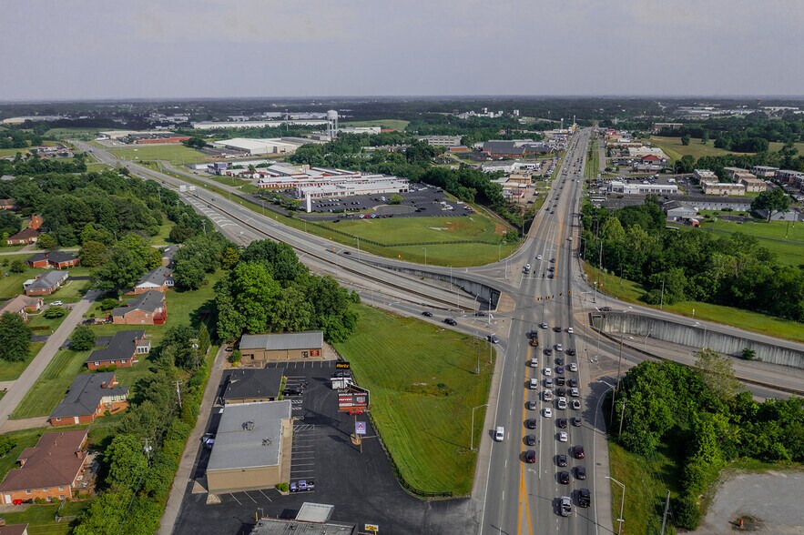 More Photos Of 654 Versailles Rd, Frankfort Showroom For Lease