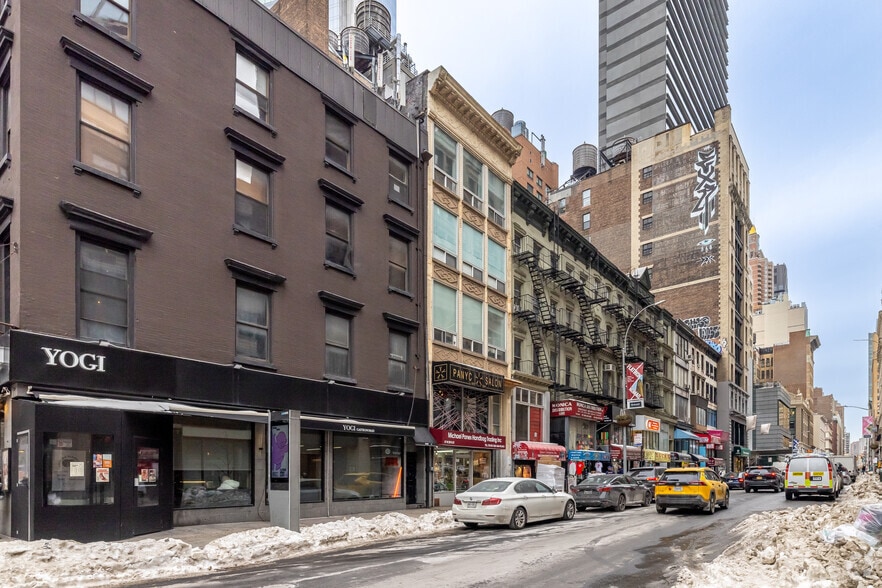More Photos Of 57 W 28th St, New York Storefront Retail Office For Lease