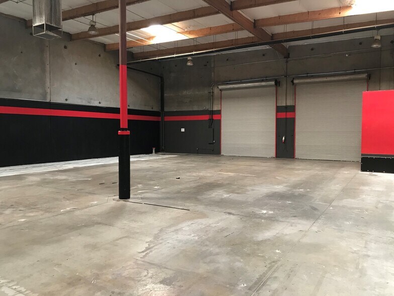 More Photos Of 4510 W Hacienda Ave, Las Vegas Warehouse For Lease