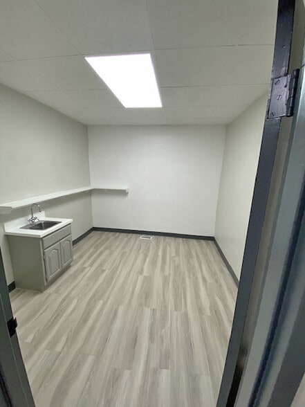 More Photos Of 3165 Myrtle Ave, Granite City Medical For Sale