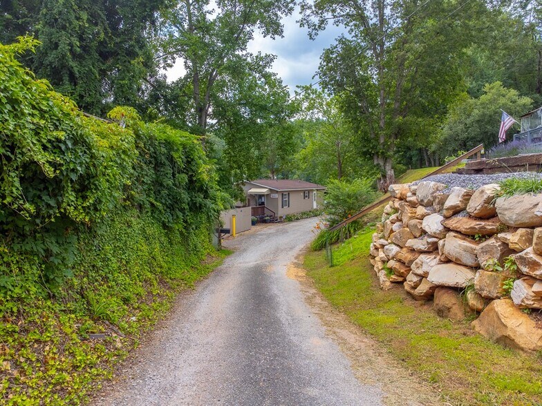 More Photos Of 270 Deyton Camp Rd, Robbinsville Marina For Sale