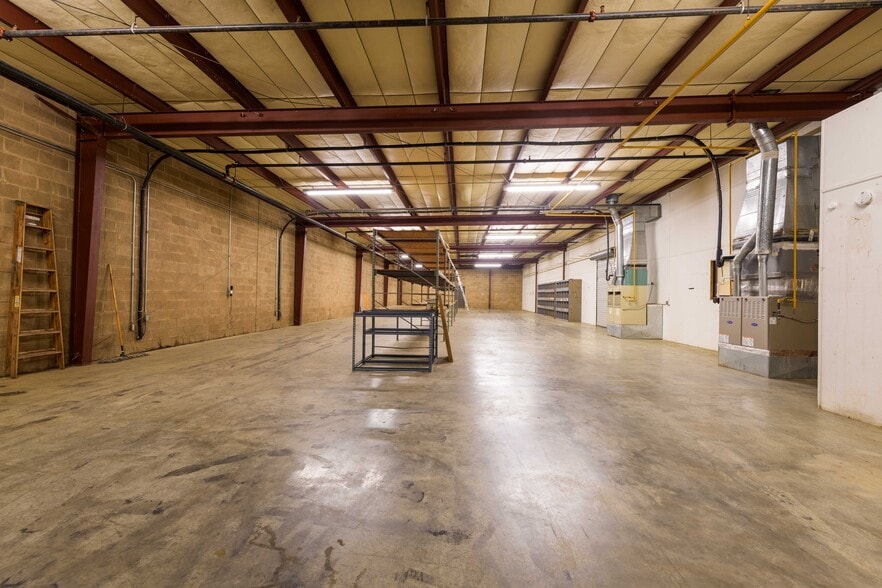 More Photos Of 494 Richardson Rd SE, Calhoun Industrial For Sale