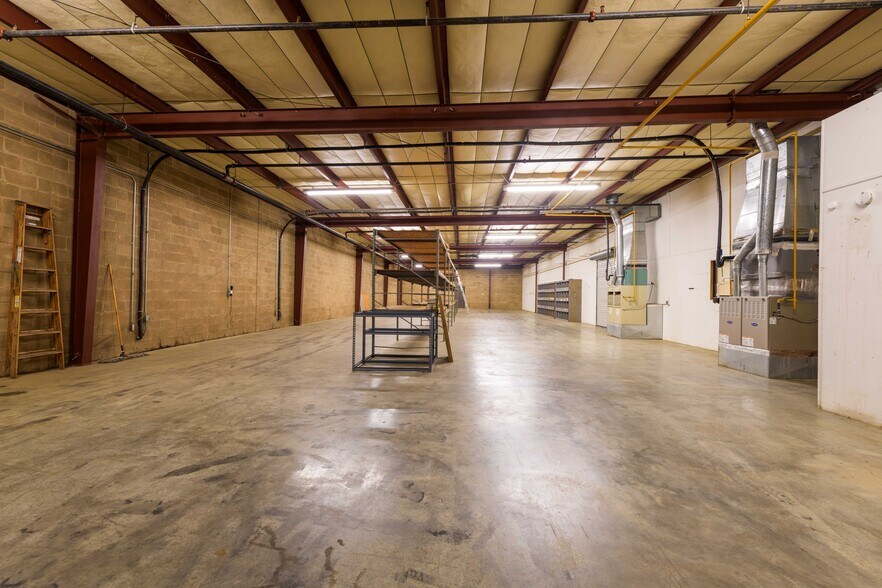 More Photos Of 494 Richardson Rd SE, Calhoun Freestanding For Sale