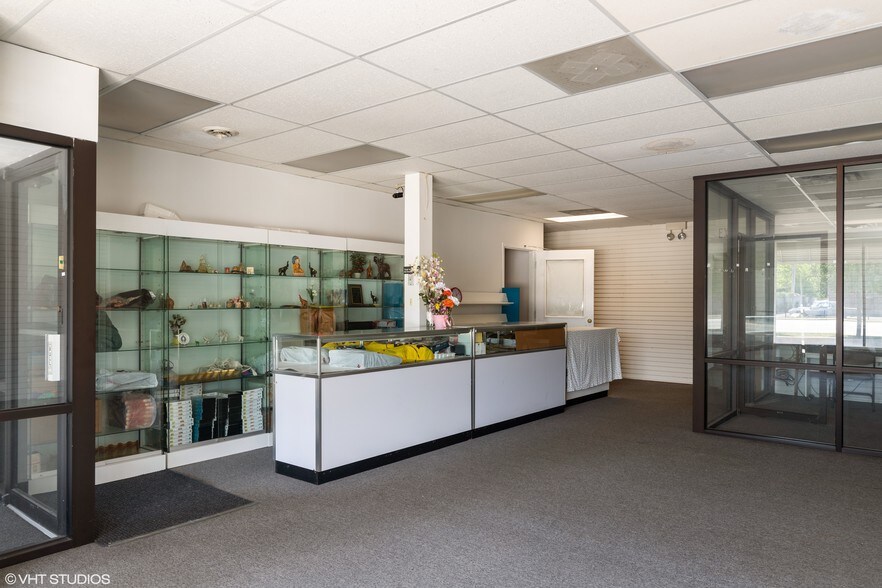 More Photos Of 7436 S Harlem Ave, Bridgeview Apartments For Sale