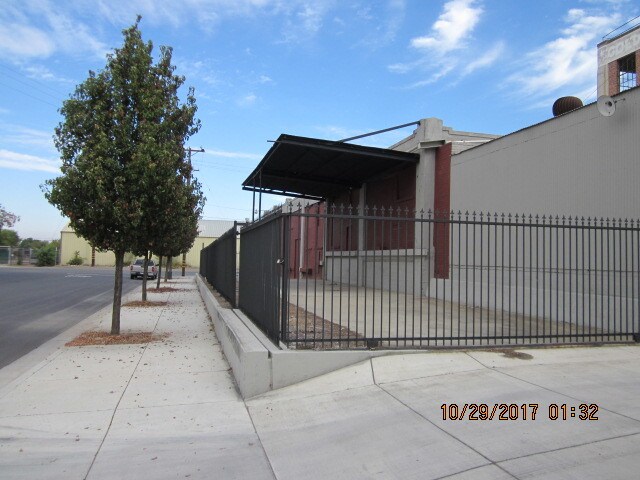 More Photos Of 805 8th St, Los Banos Industrial For Sale
