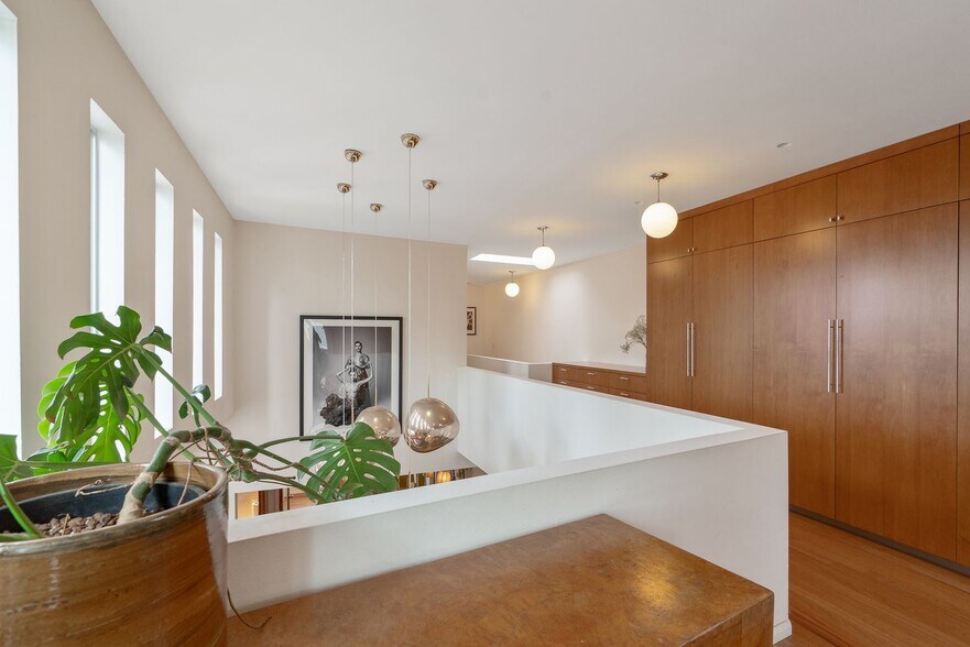 More Photos Of 1964 Vestal Ave, Los Angeles Office Residential For Sale