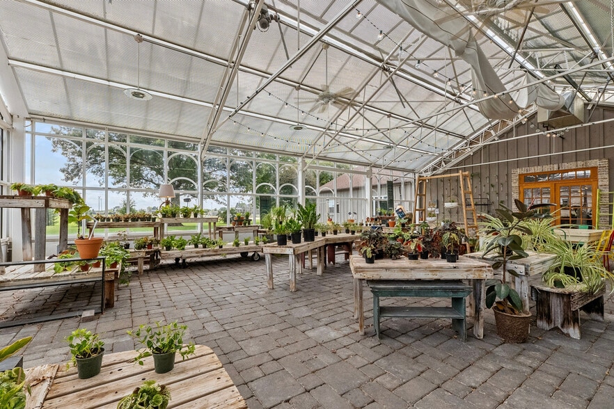 More Photos Of 1126 E State St, Sycamore Storefront Retail Residential For Sale