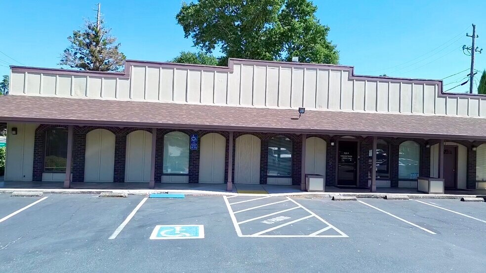 More Photos Of 373 W Saint Charles St, San Andreas Bank For Lease