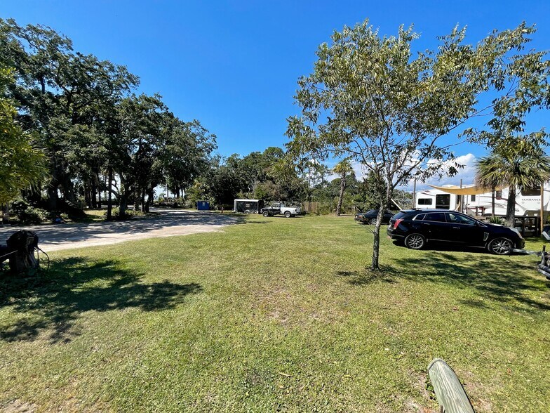 More Photos Of 2111 Sea Island Pky, Saint Helena Island General Retail For Sale