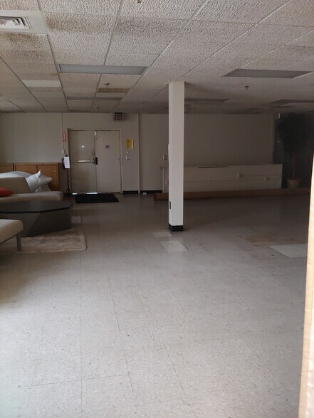 More Photos Of 30 E 1st Ave, Lexington Office For Lease