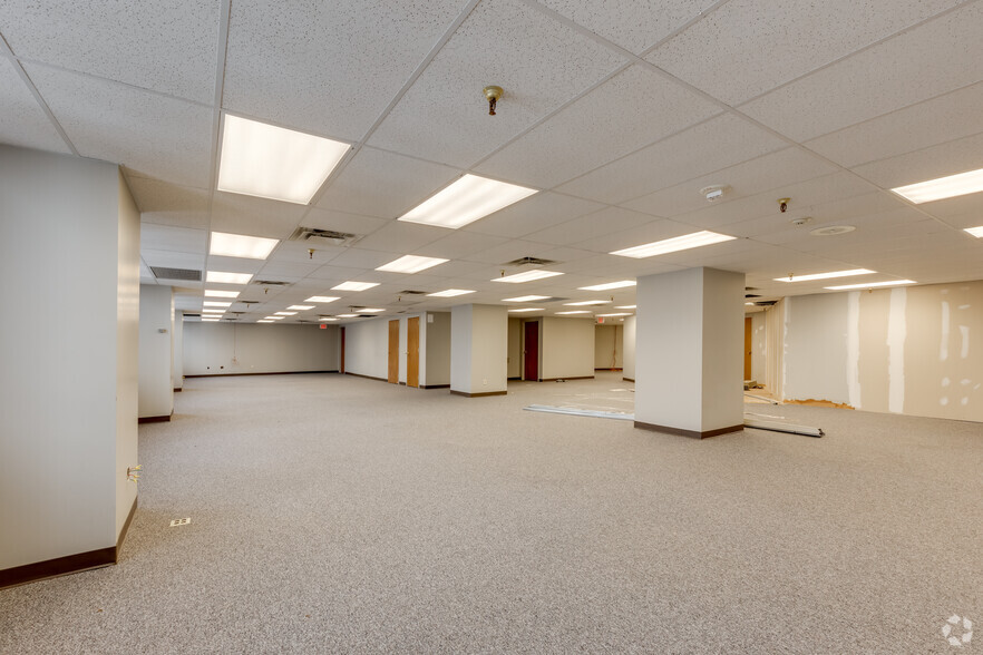 Photo of 19th Floor Ste 60-1950