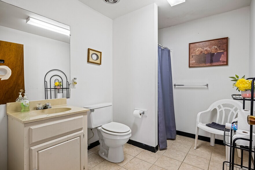 More Photos Of 3966 FM 1781, Rockport Specialty For Sale