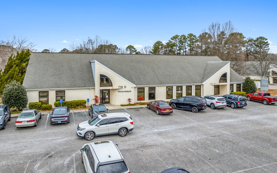 Primary Photo Of 716 Denbigh Blvd, Newport News Medical For Sale
