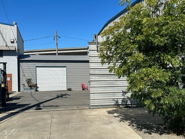 More Photos Of 3425 Ettie St, Oakland Warehouse For Lease