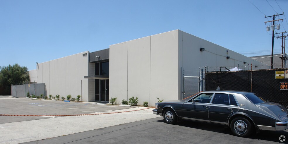 More Photos Of 15535 Texaco Ave, Paramount Warehouse For Sale