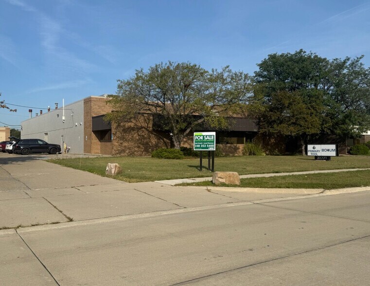 Primary Photo Of 31771 Sherman Ave, Madison Heights Warehouse For Sale