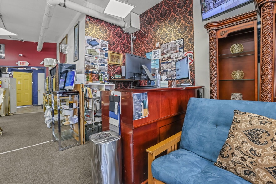 More Photos Of , Minneapolis General Retail For Sale