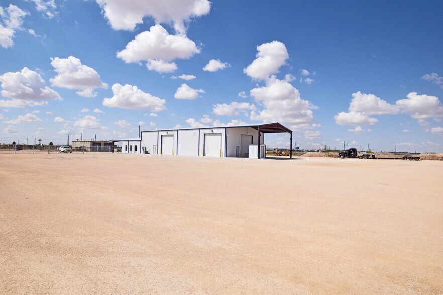 More Photos Of 8340 Boles Rd., Odessa Warehouse For Lease