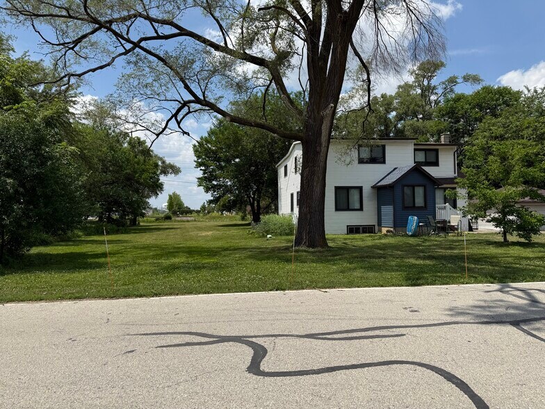 Primary Photo Of 1596 Oxford Rd, Des Plaines Land For Sale