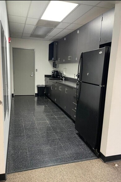 More Photos Of 3670 W Temple Ave, Pomona Office For Lease