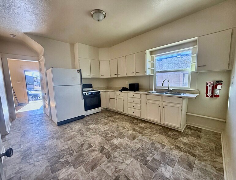 More Photos Of 621 13th St, Greeley Apartments For Sale